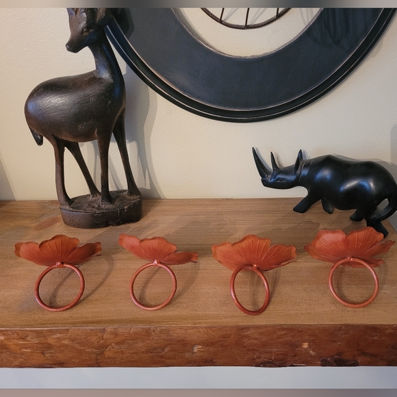 CLEARANCE Boho Floral Poppy Napkin Rings Vintage Set of Four - Picture 3 of 3